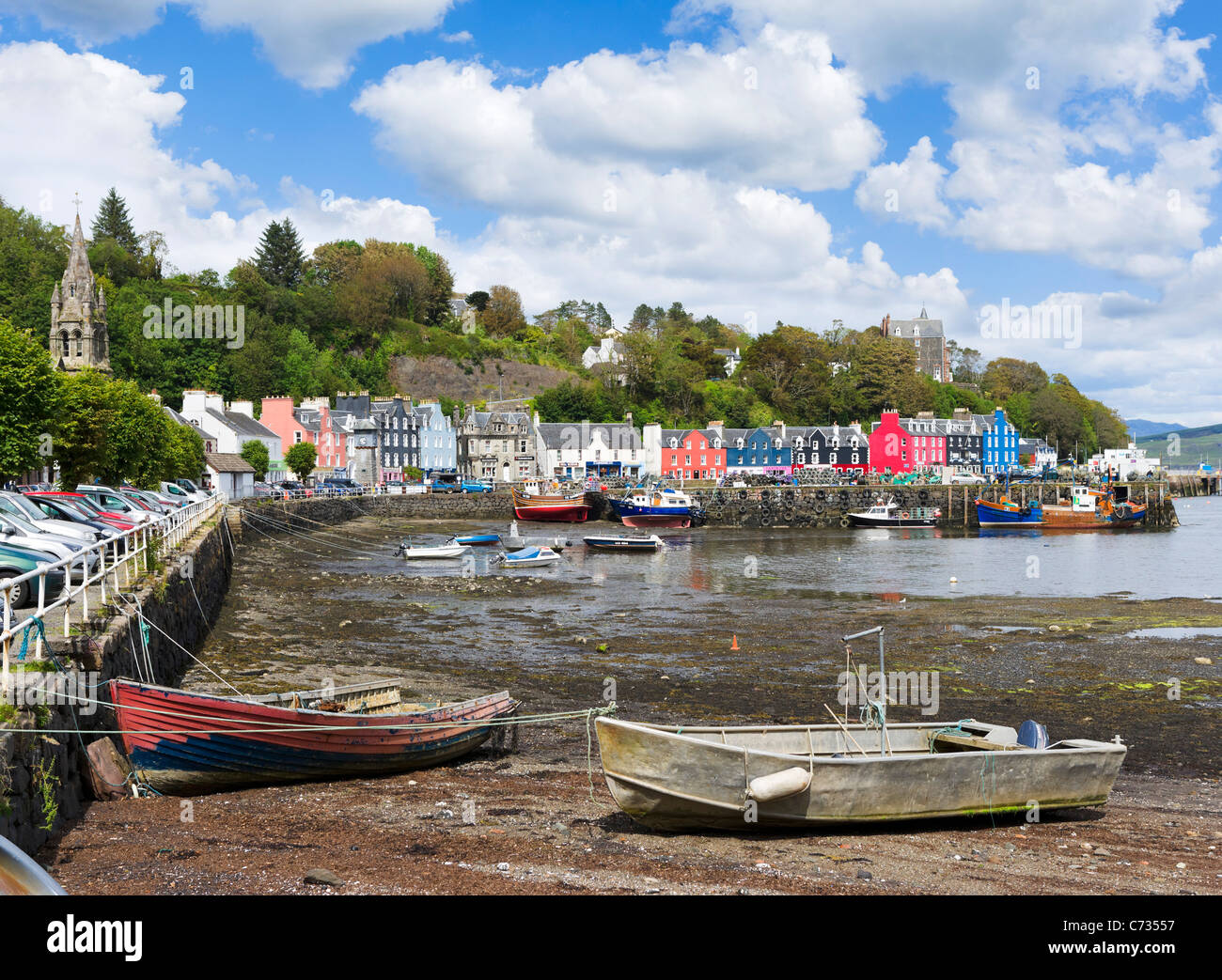 Ebbe im malerischen Fischerdorf Port von Tobermory auf der Isle of Mull, Inneren Hebriden, Argyll and Bute, Scotland, UK Stockfoto