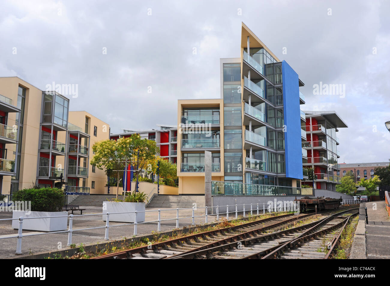 Moderne Architektur Gebäude für Wohnungen und Appartements im historischen Bristol Hafen der Stadt UK Stockfoto