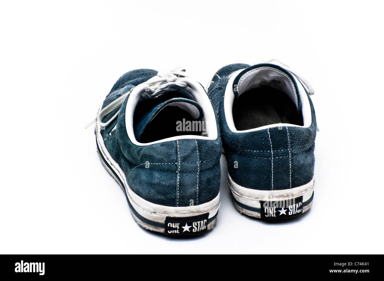 Converse blau Wildleder One Star sneakers Stockfotografie - Alamy