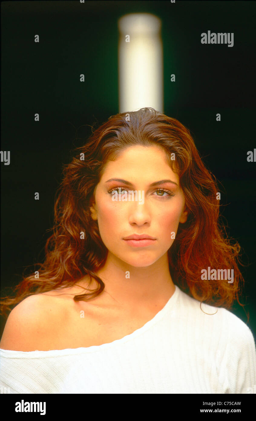 Schönheit; Haar; Natürlich; Tageslicht; Make-up; kaukasische Frau; Asian; Schwarz Stockfoto