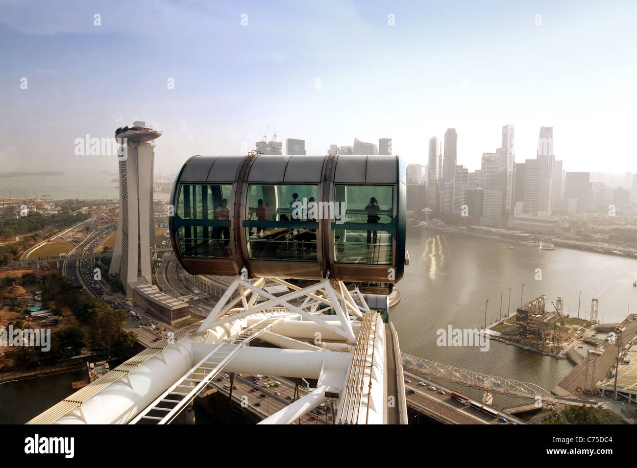 Blick auf Singapur Stadt Skyline und Marina Bay Gegend von Singapore Flyer, Singapur Asien Stockfoto