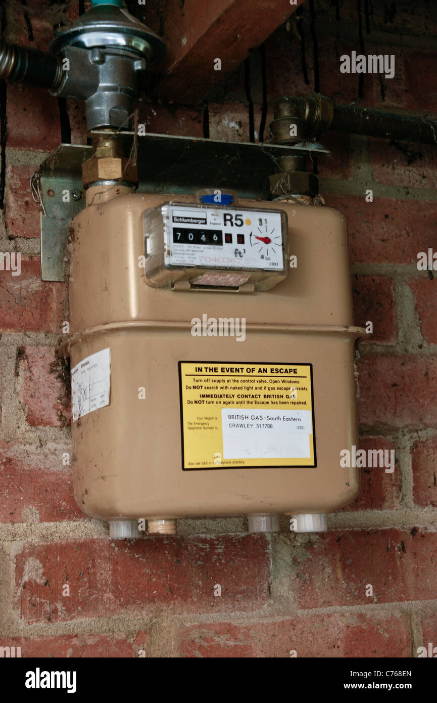 Gaszähler in einer Garage UK Stockfoto