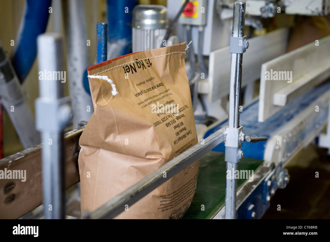 Wessex-Mühle in Wantage, eine der kleinsten Mühlen kommerziell Walzmiller Weizen Stockfoto