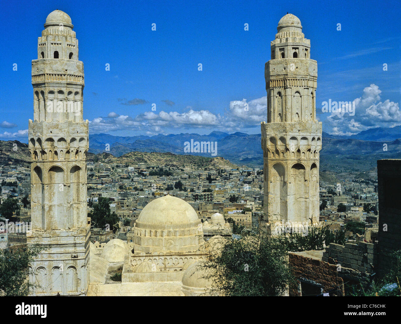 13. Jahrhundert Moschee und Madrasa al-Ashrafiyy in Ta'izz, Jemen Stockfoto