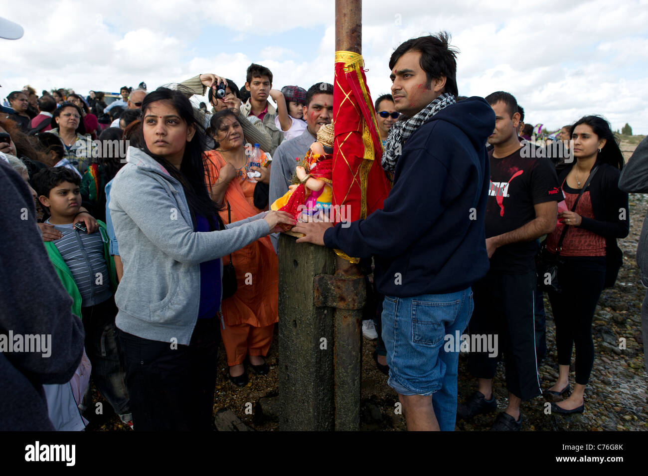 Die hinduistischen Ganesh Festival findet jedes Jahr in Shoeburyness, Essex. In diesem Jahr etwa 15.000 Anhänger nahmen an der Zeremonie. Stockfoto
