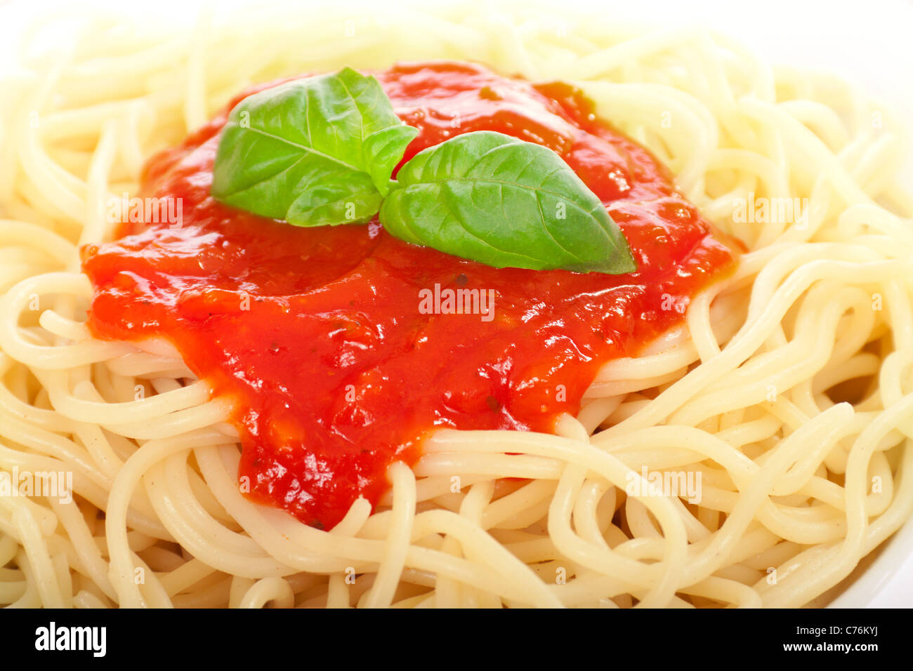 Spaghetti mit Bolognese-Sauce, ein Makro erschossen die fertigen Gerichte Stockfoto