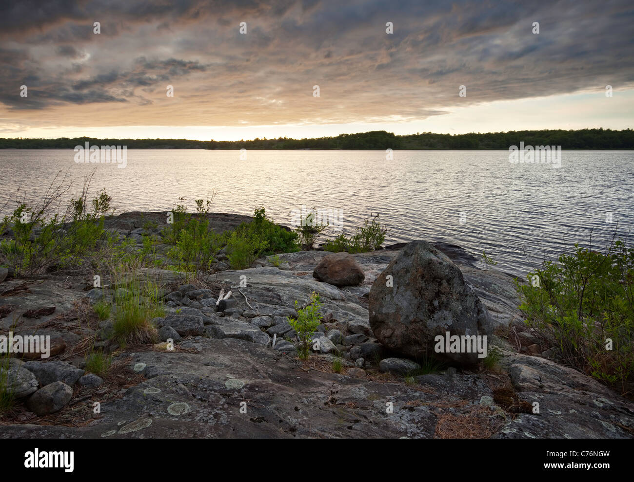 Sonnenuntergang über Georgian Bay.  Der Massasauga Provincial Park, Muskoka, Ontario, Kanada. Stockfoto