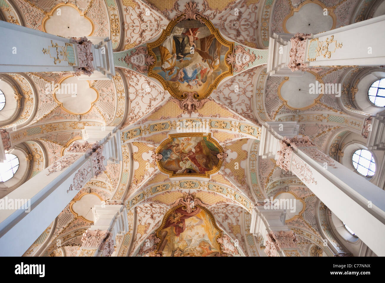 Deutschland, Bayern, München, Heilig Geist Pfarrkirche aka Heiligen-Geist-Kirche, barocken Innenraum Stockfoto