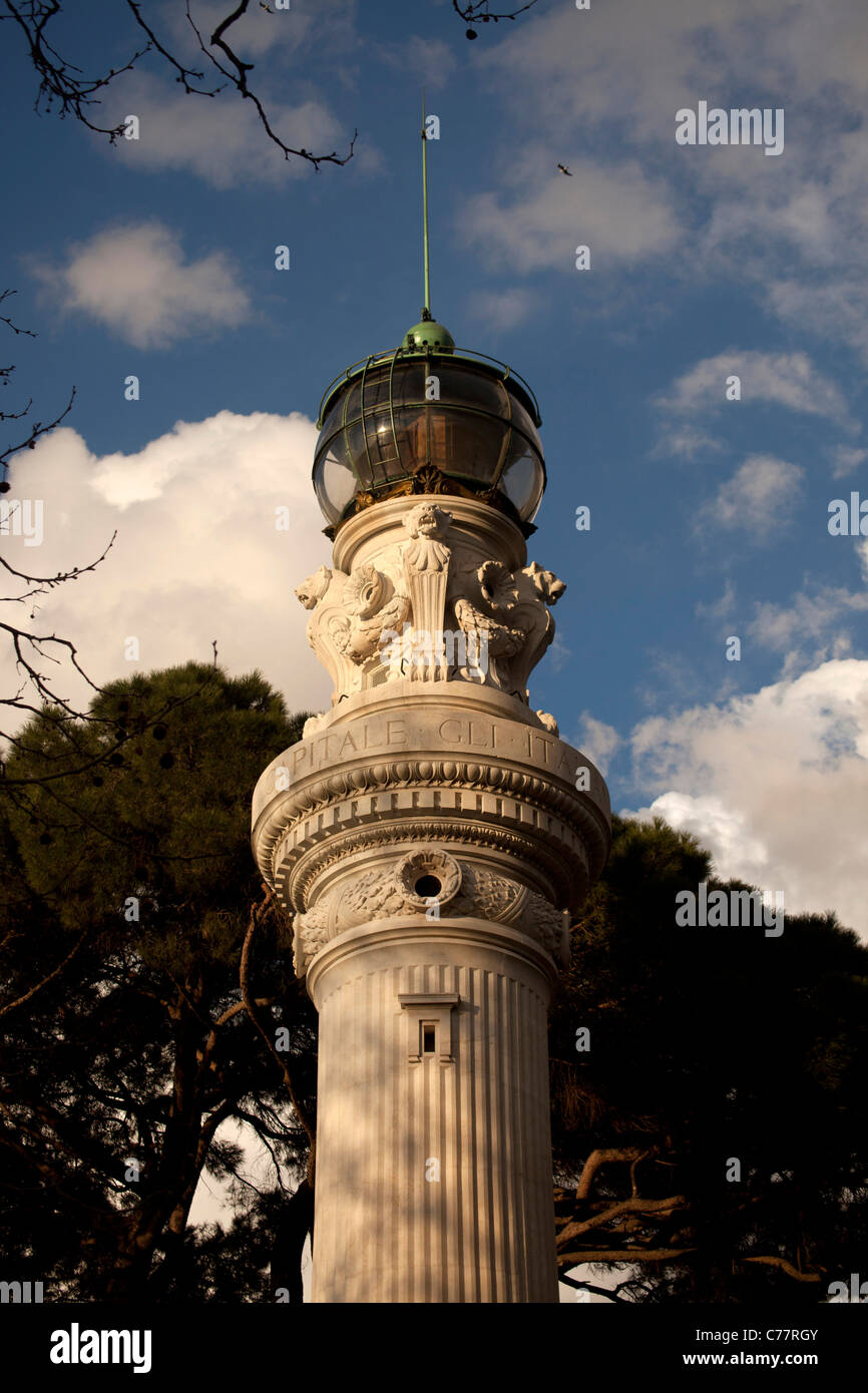 Leuchtturm "Faro del Gianicolo'' im Park auf dem Hügel Gianicolo, Rom, Italien, Europa Stockfoto