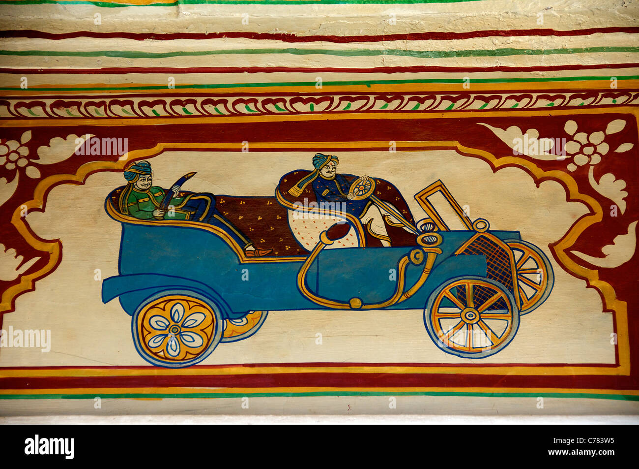 Wandbild von Maharaja in Motorwagen Mandawa Shekhawati Rajasthan Nordindien wiederhergestellt Stockfoto