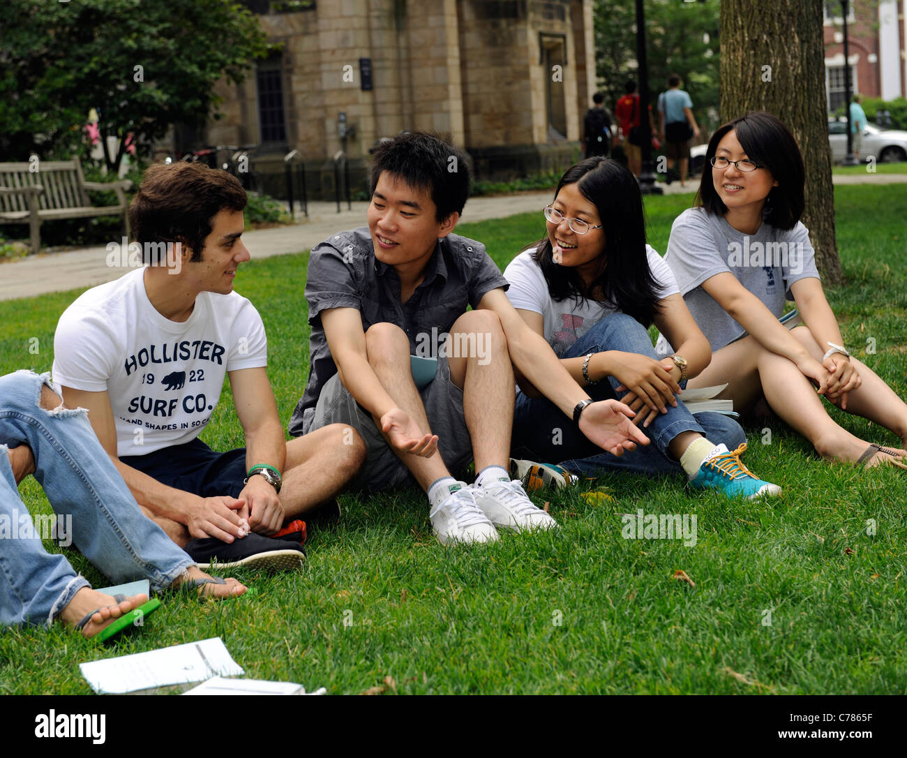 Ausländische Studierende aus China und Spanien an English Language Institute an der Yale University Summer School zu studieren. Stockfoto