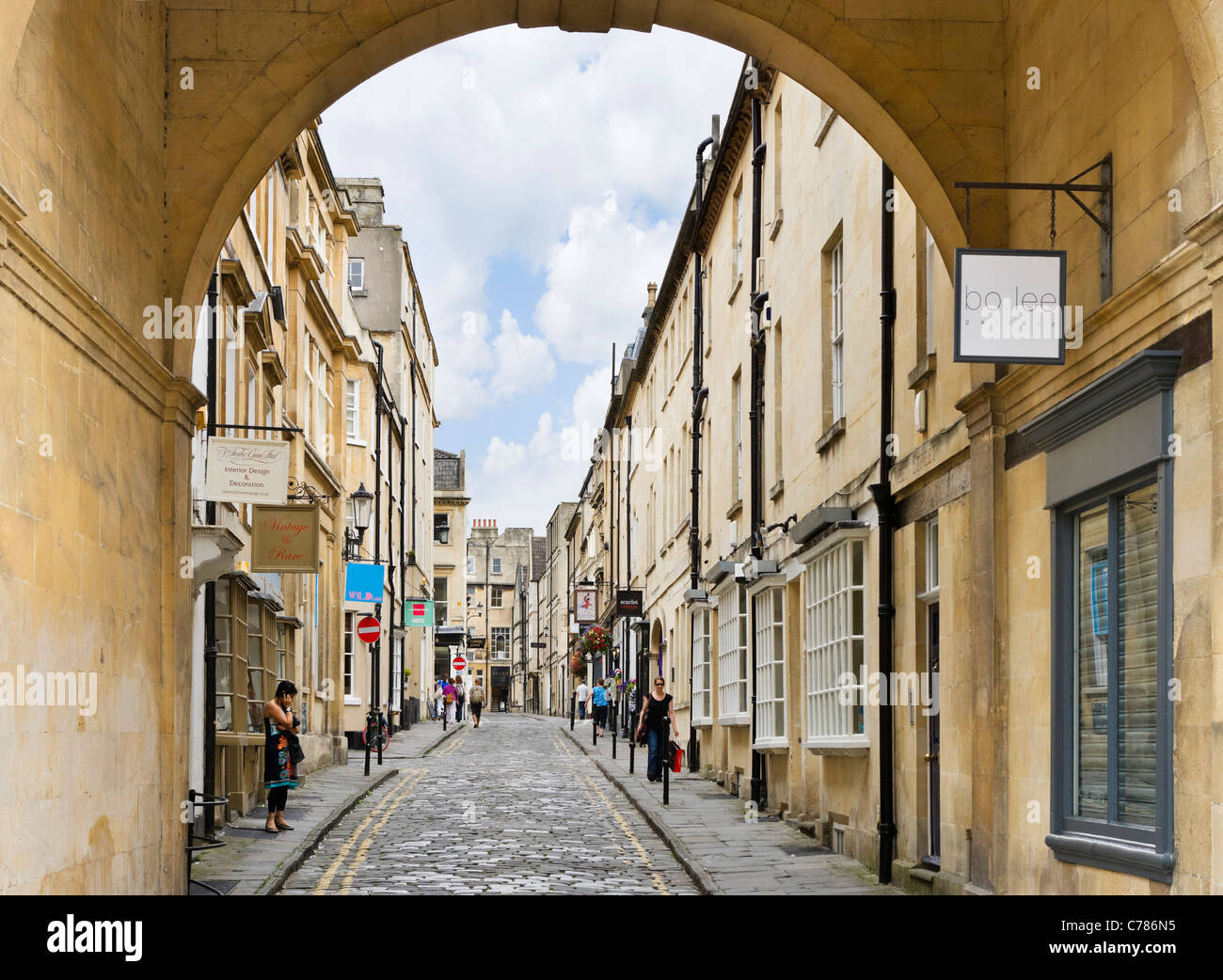 Queen Street in der Nähe der alten Stadt, Bath, Somerset, England, UK Stockfoto
