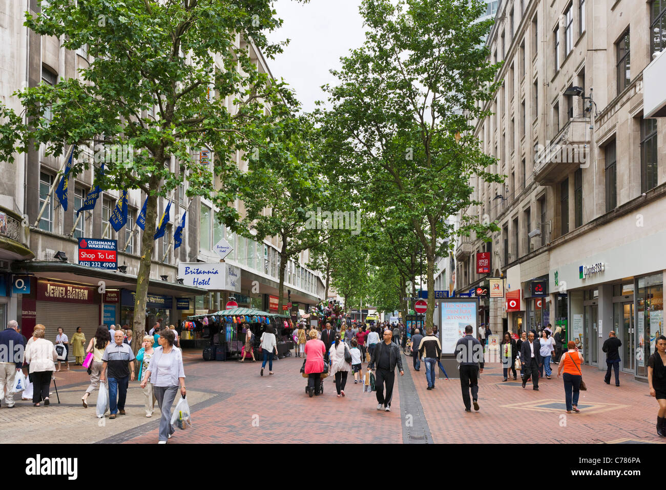Geschäfte New Street in der City centre, Birmingham, West Midlands, England, UK Stockfoto