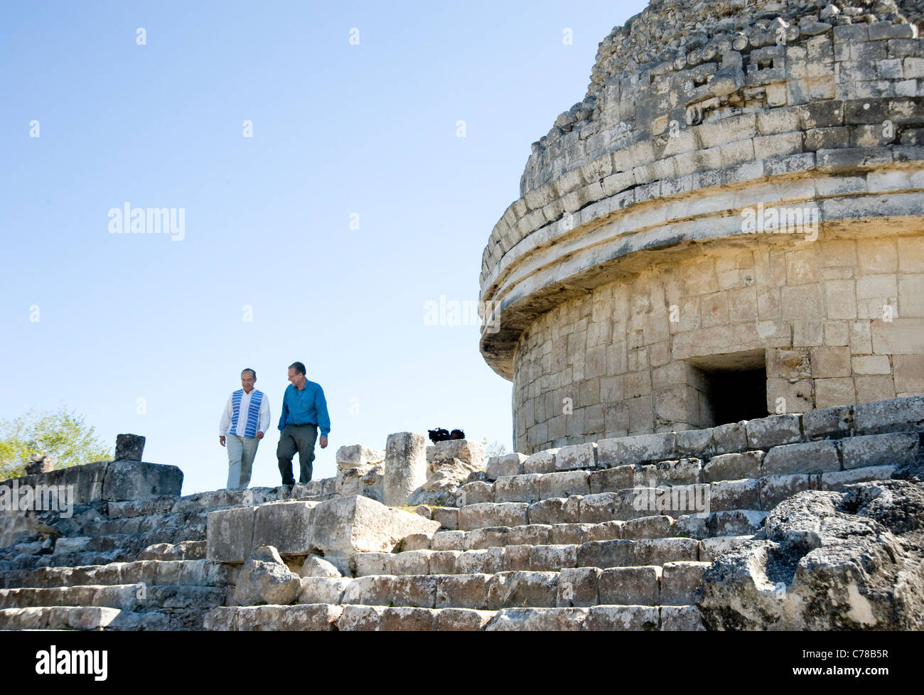 Staatspräsident Felipe Calderon von Mexiko Touren Chichen Itza mit Peter Greenberg Stockfoto