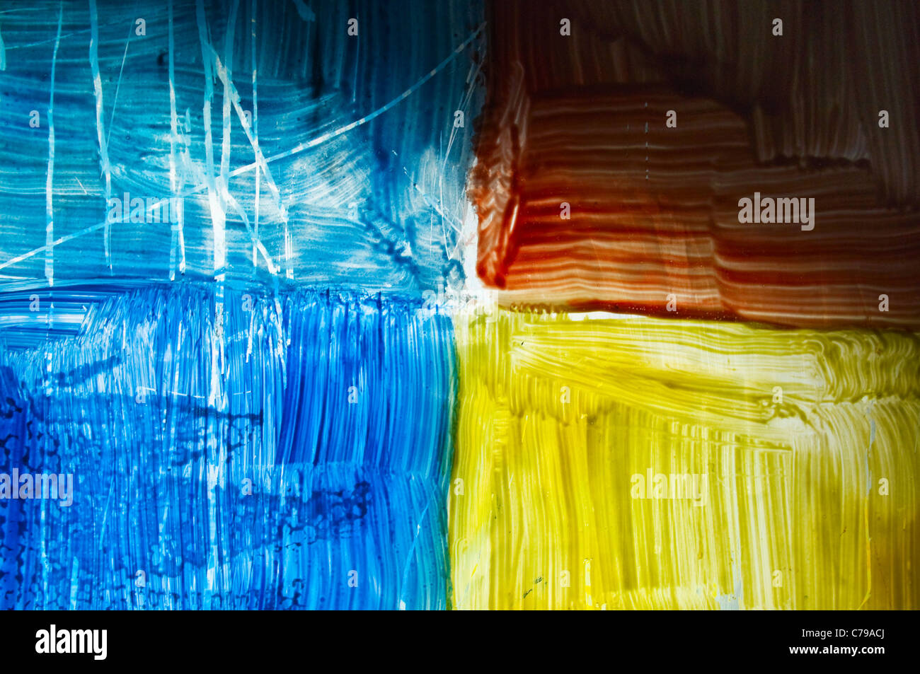 bunte Abstraktion auf Glas, beleuchtet von Sonnenstrahl Stockfoto