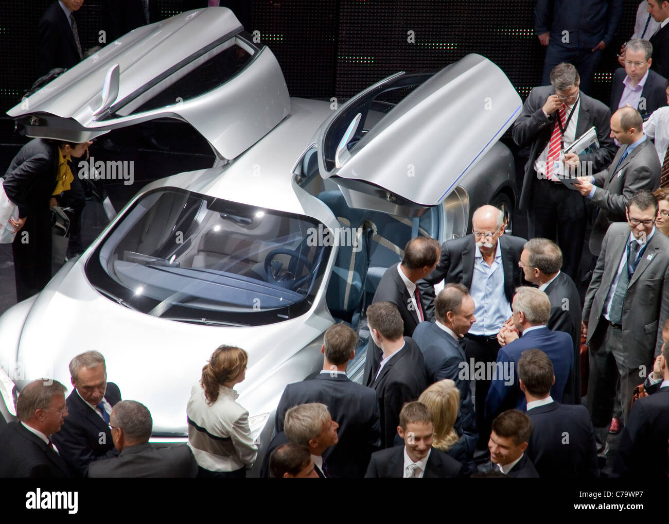 Mercedes CEO Dieter Zetsche präsentiert Elektro-Konzept Auto F125, IAA 2011 International Motor Show in Frankfurt Am Main, Deutschland Stockfoto