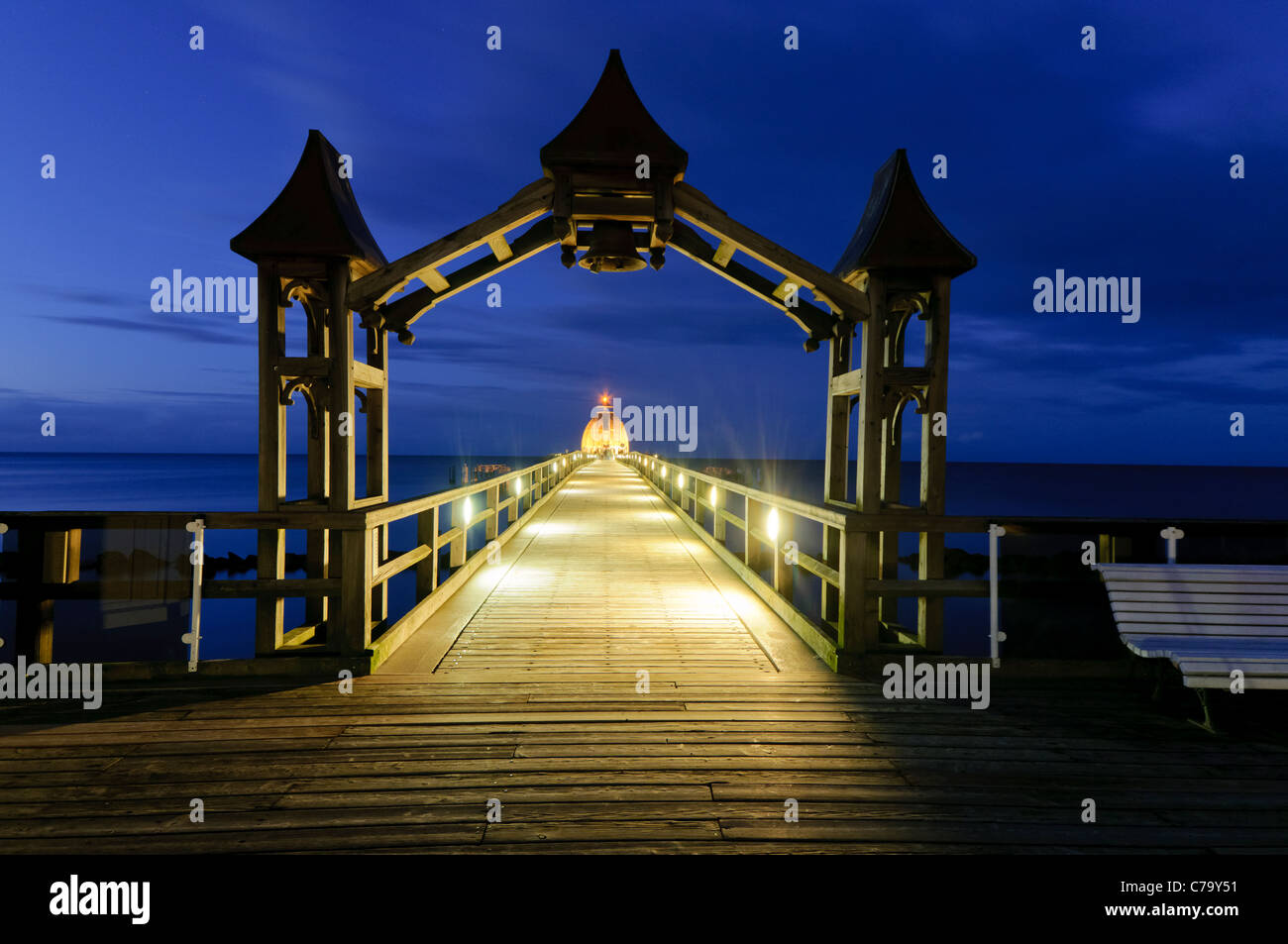 Historische Seebrücke mit Restaurant, Ostsee resort Sellin, Ostsee ...