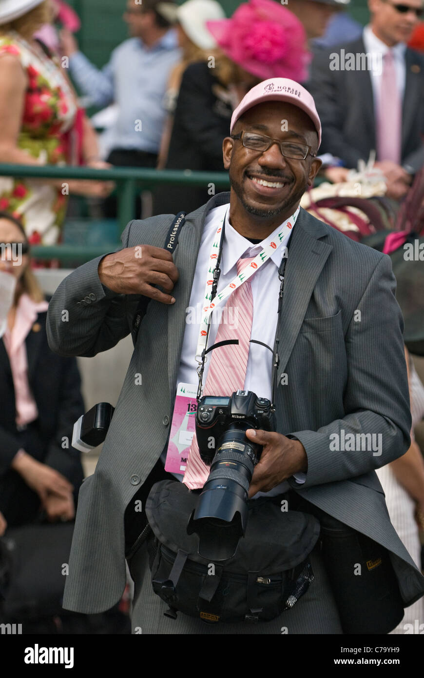 Professioneller Fotograf Marvin Young Fotografieren in Churchill Downs in Louisville, Kentucky Stockfoto