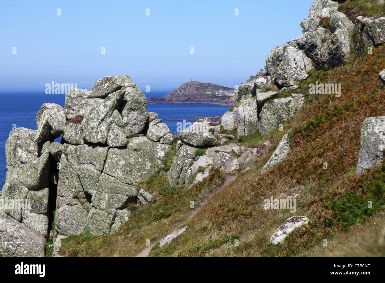 Cape Cornwall von der Langdistanz Südwestküste Fußweg am Gribba Punkt, Cornwall, England, UK Stockfoto