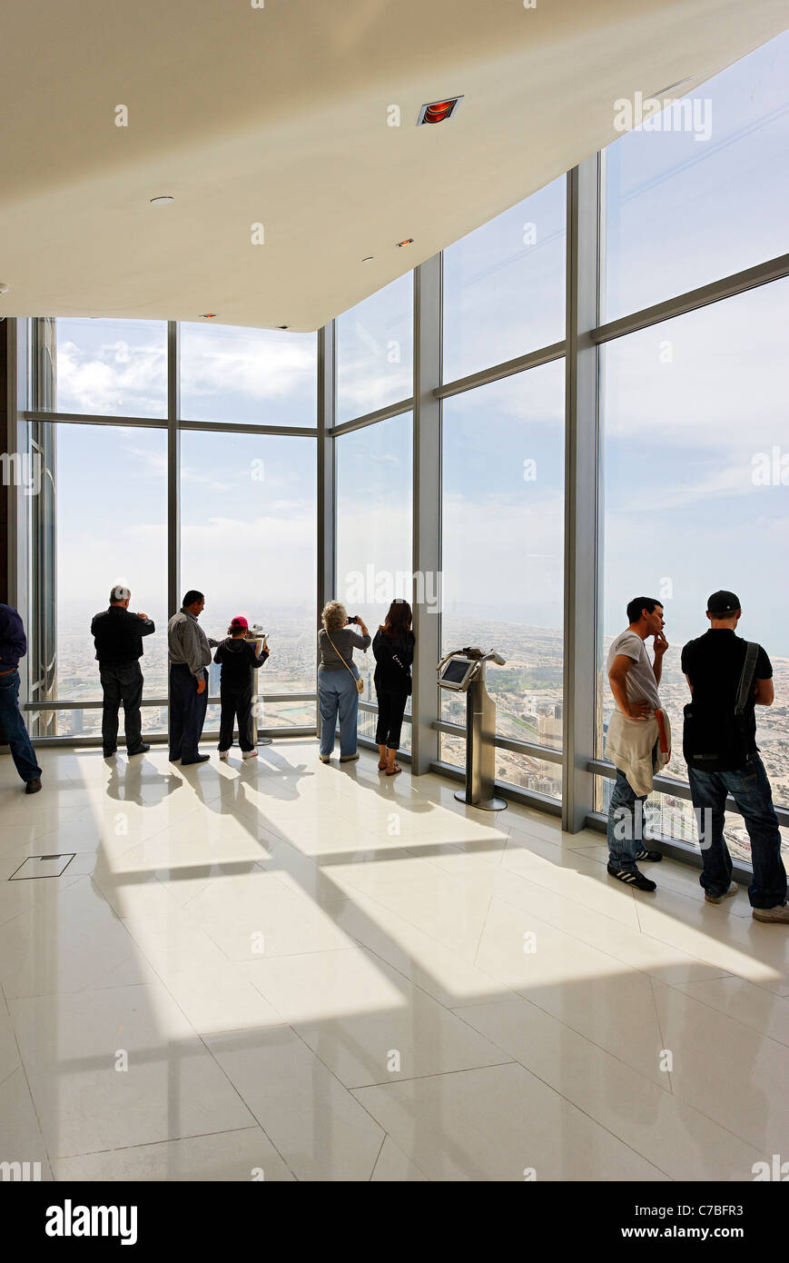 Die höchsten Beobachtung deck in der Welt, an der Oberseite, BURJ KHALIFA, dem höchsten Turm der Welt, Dubai, Vereinigte Arabische Emirate Stockfoto