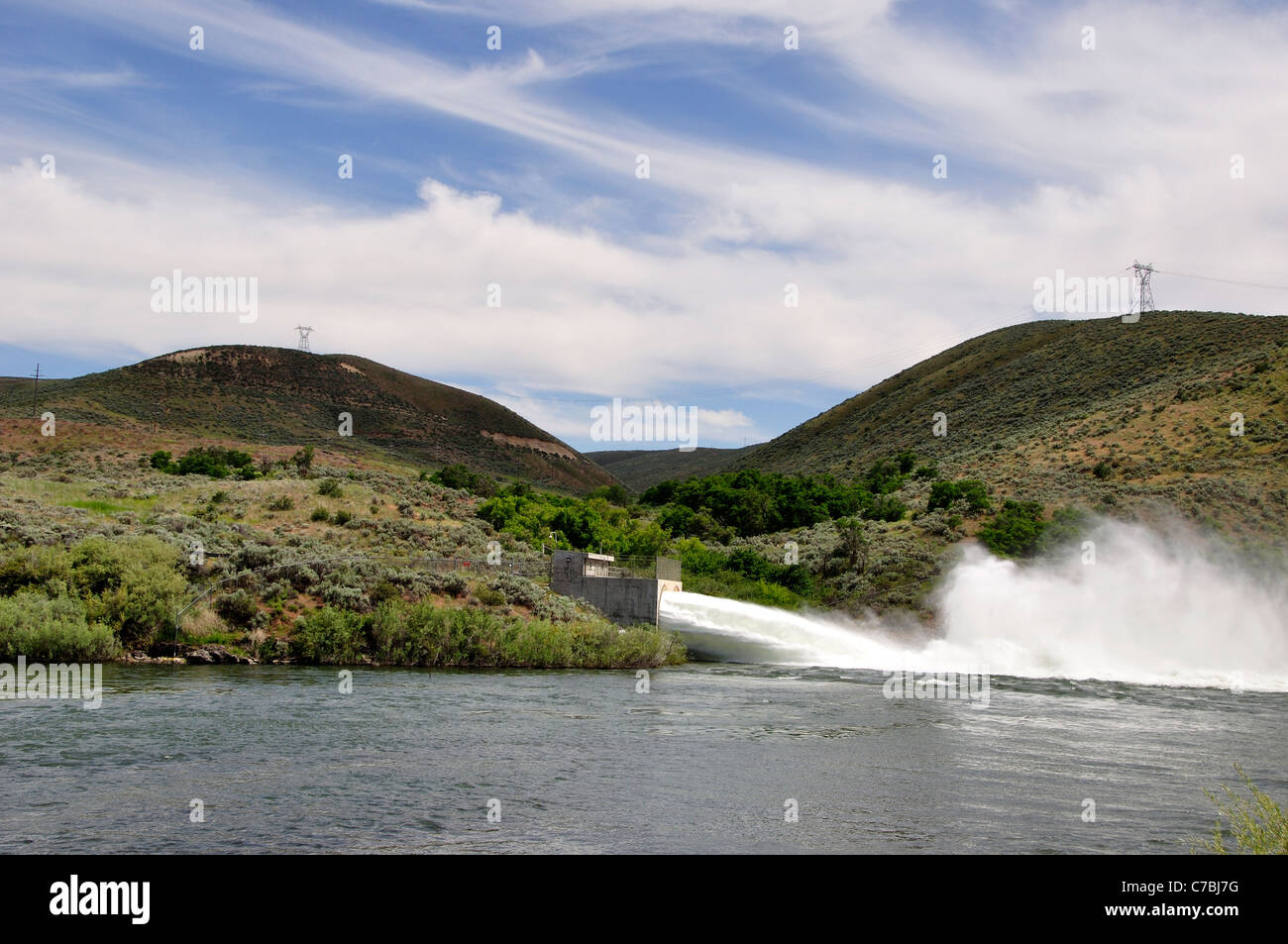 Überschüssiges Wasser weggetrieben von Lucky Peak Reservoir in der Boise River Stockfoto