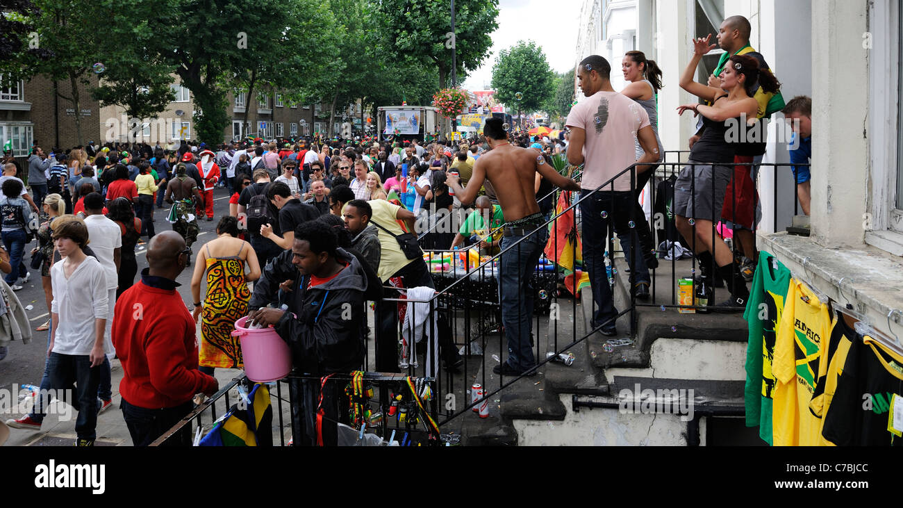 Masse der Nottinghill Carnival Stockfoto