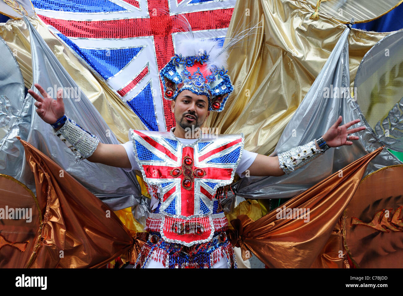 NottingHill Carnival Performer mit bunten Kostüm Stockfoto