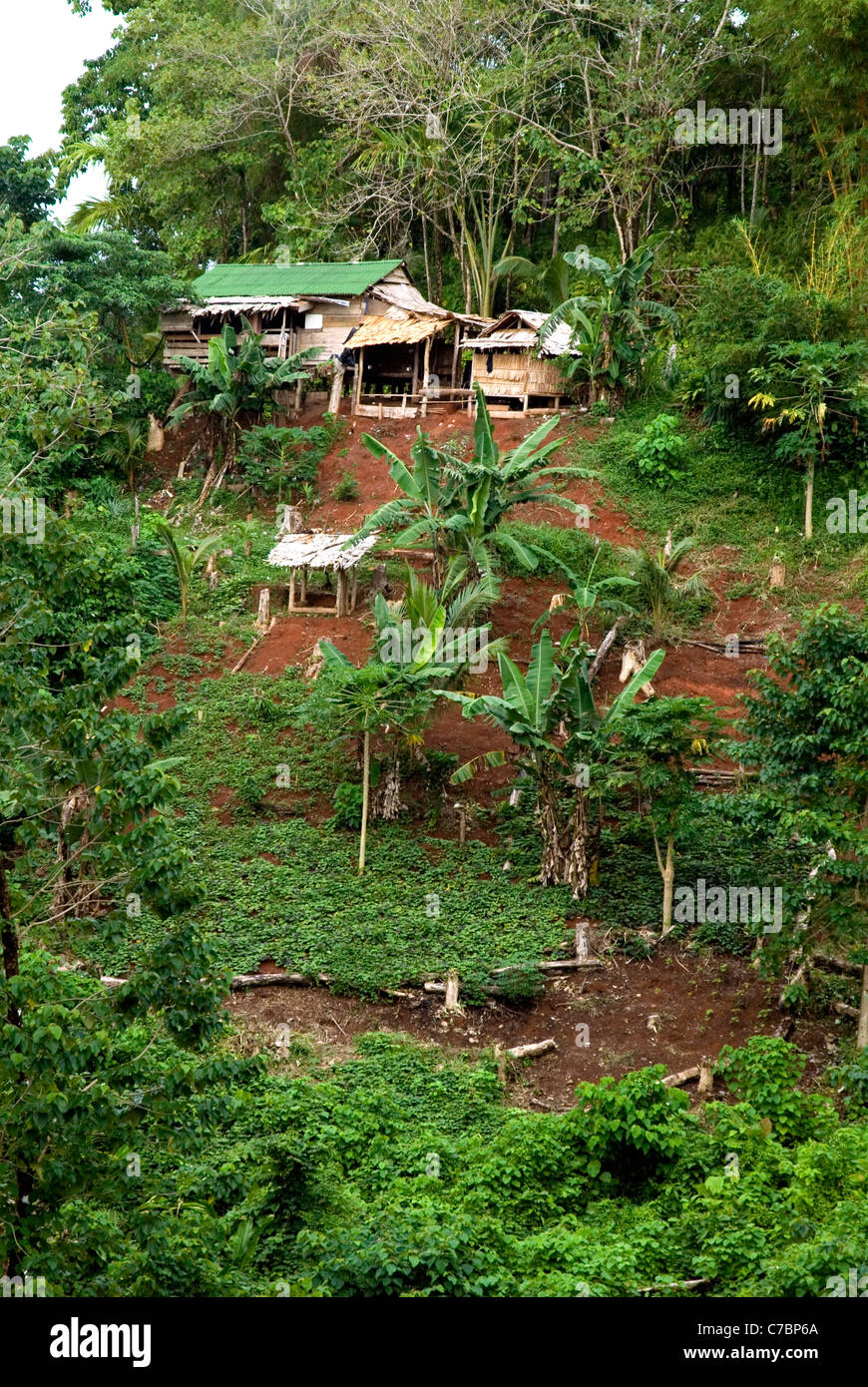 Hausbesetzer Dorf eingerichtet nach dem Tsunami von April 2007, Ghizo Insel, Western Province, Salomonen Stockfoto