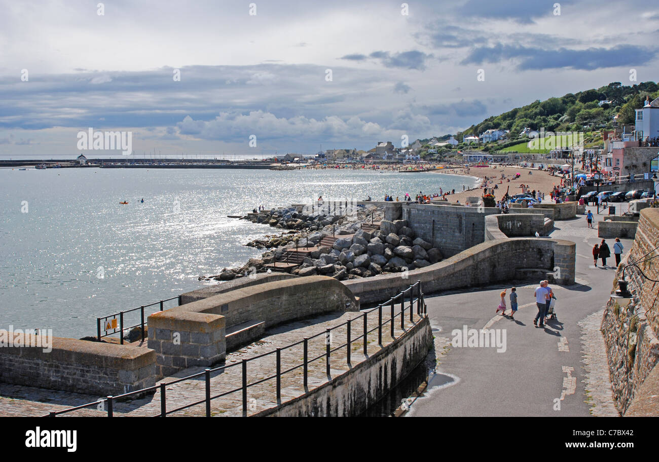Lyme Regis Dorset Ansicht West entlang in Richtung The Cobb Cobb Gate Stockfoto