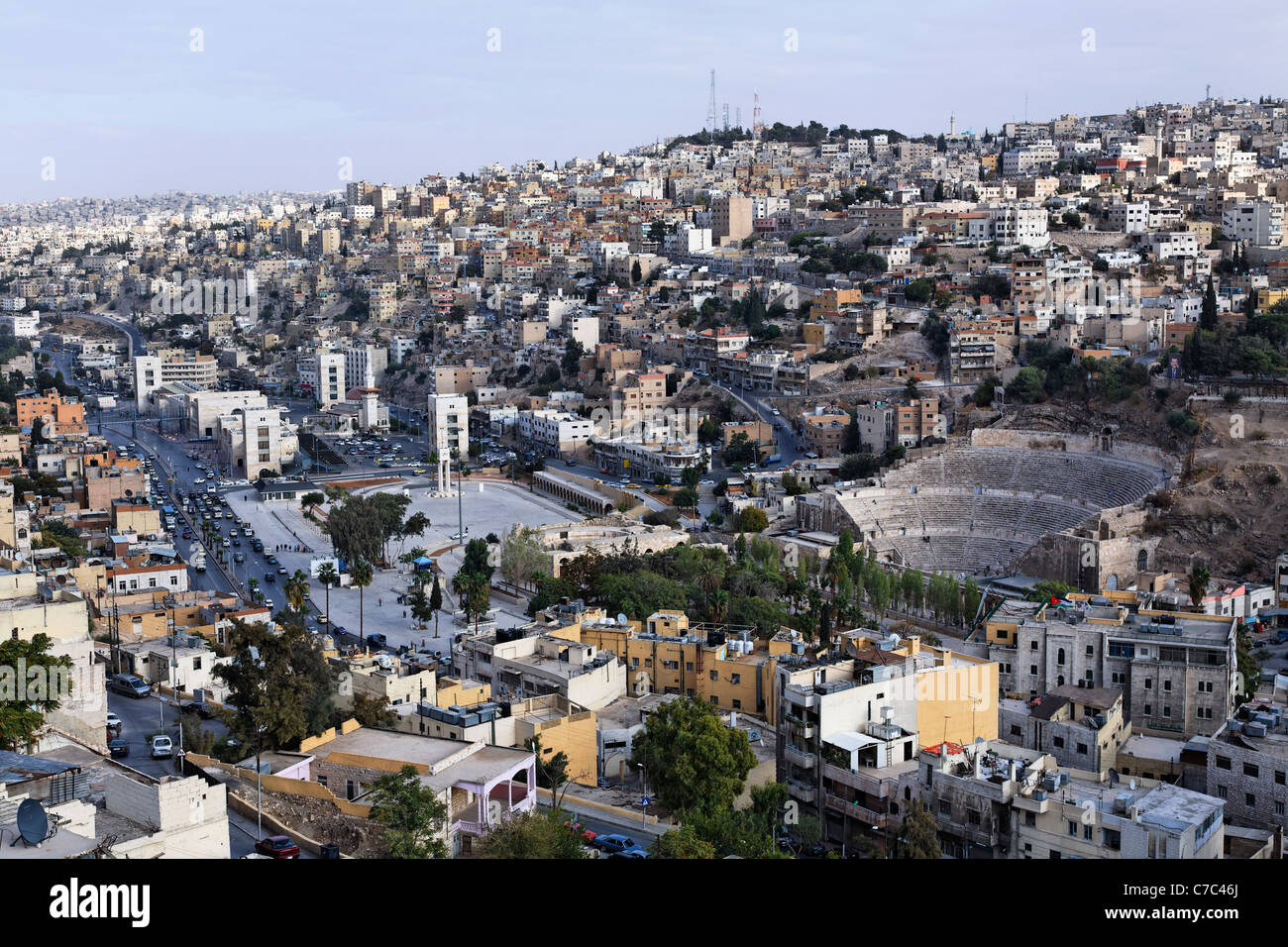 Das römische Theater mitten in der Stadt von Amman, Jordanien Stockfoto