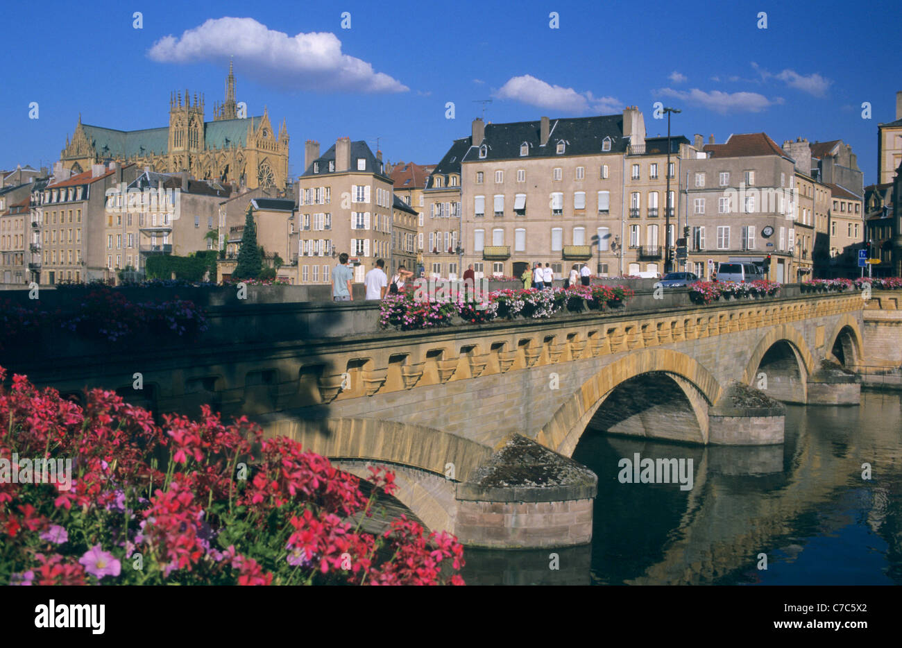 Moyen Pont Brücke und Kathedrale St. Etienne, Metz, Moselle, Lothringen, Frankreich Stockfoto