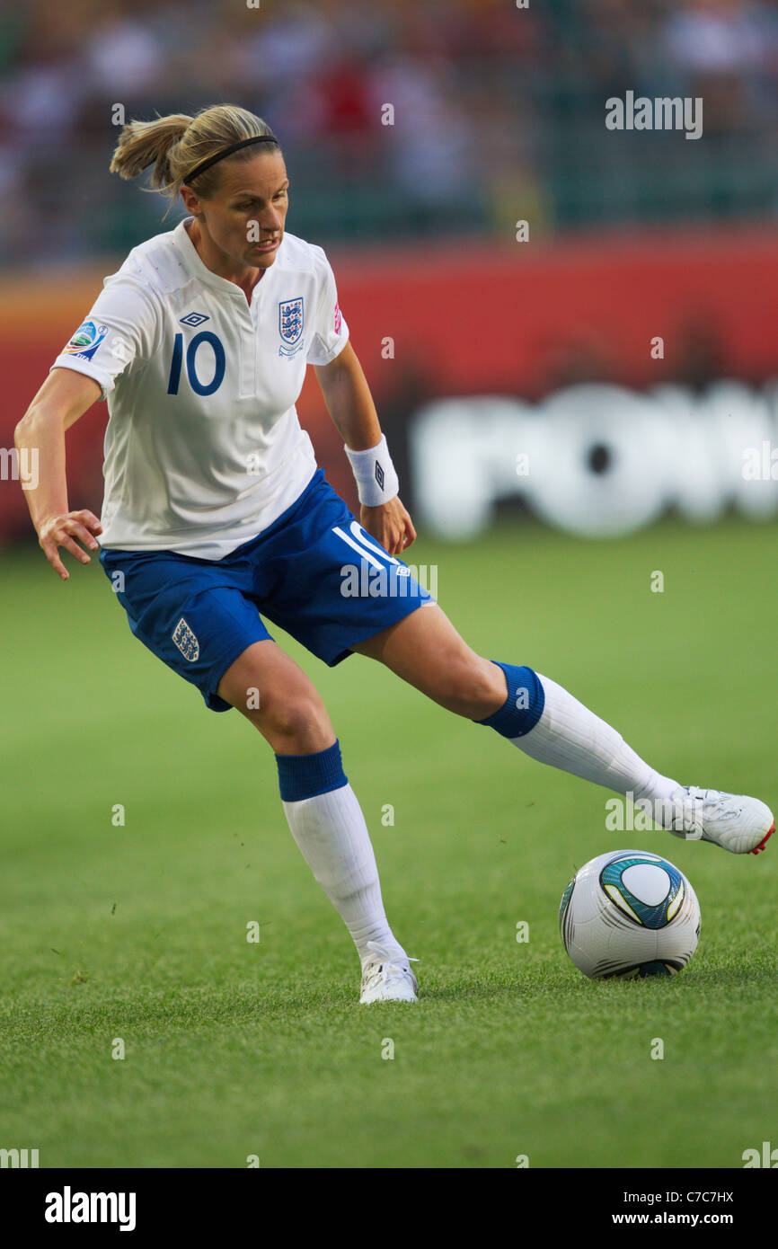 Kelly Smith aus England im Kampf gegen Mexiko am 27. Juni 2011 in der Arena im Allerpark in Wolfsburg. Nur redaktionelle Verwendung. Kommerzielle Nutzung verboten. Stockfoto