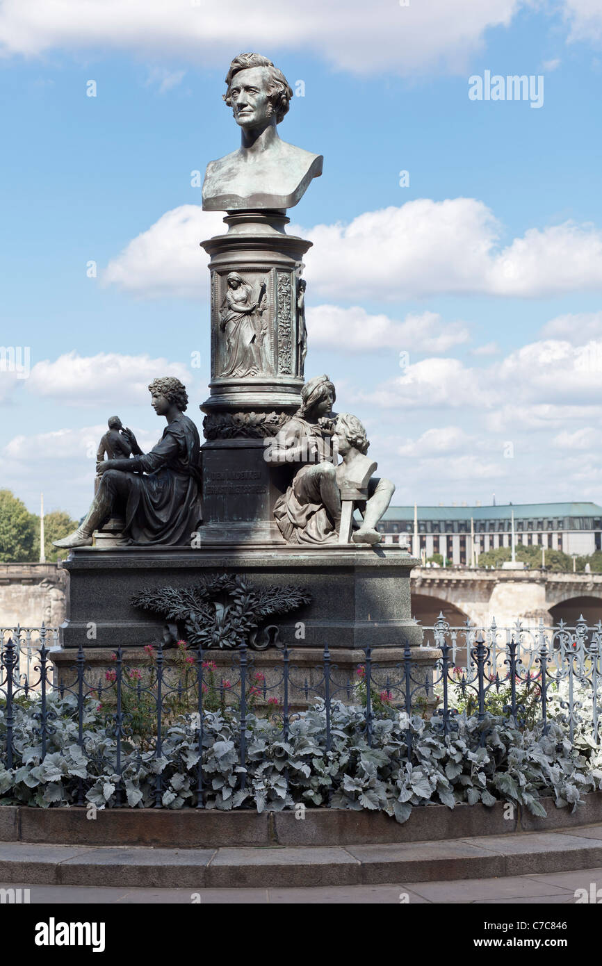 Ernst Rietschel-Denkmal auf dem Brühl Terrace - Dresden, Sachsen, Deutschland, Europa Stockfoto