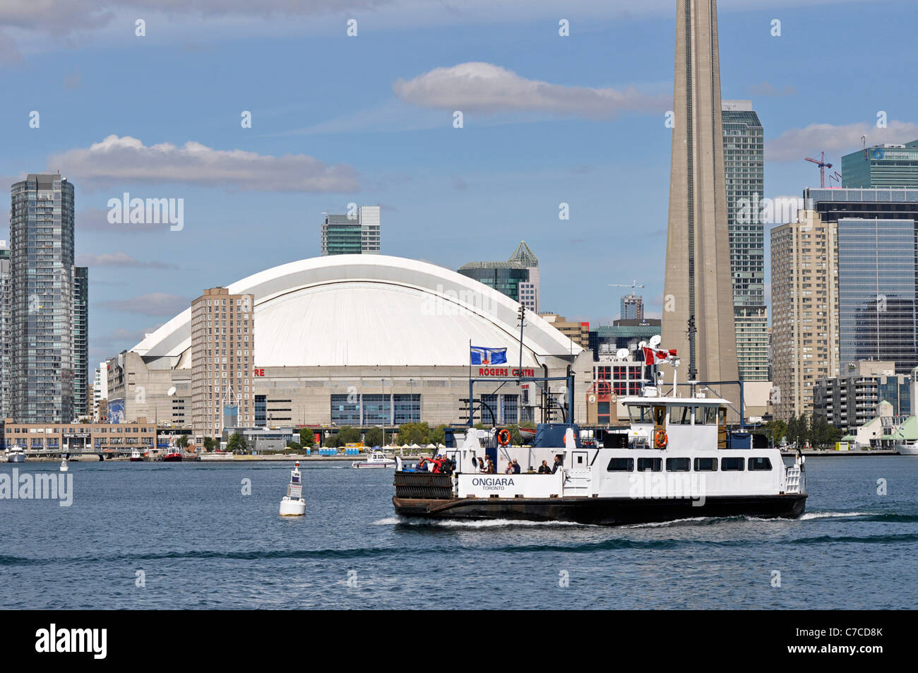Toronto-Ansicht der Harbourfront, Rogers Centre, Hochhäuser Stockfoto