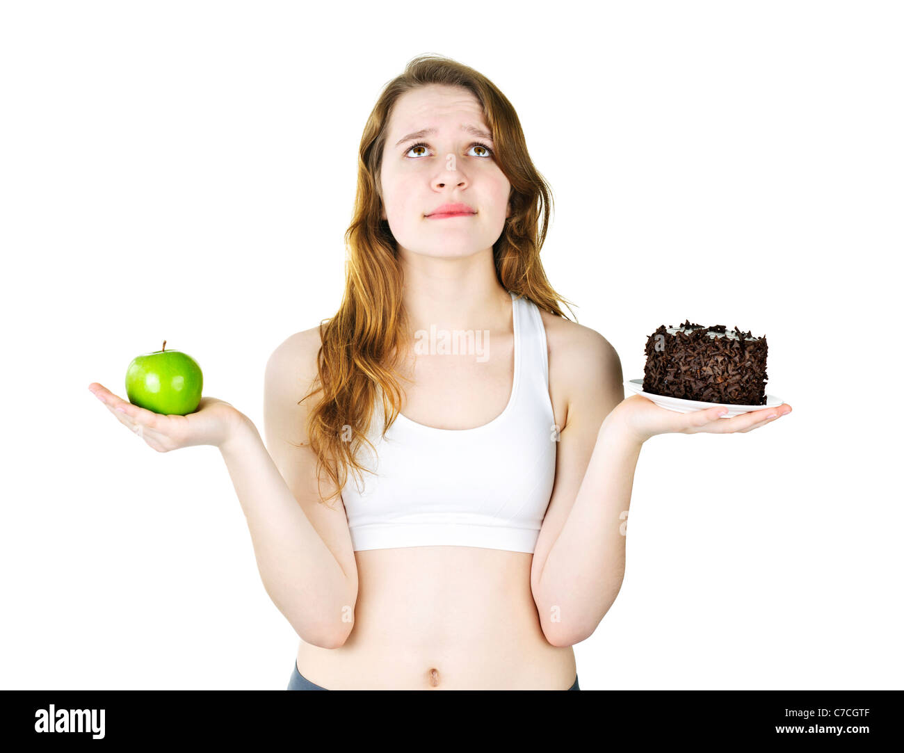 Versucht junge Frau mit Apfel und Schokolade Kuchen, so dass eine Wahl Stockfoto