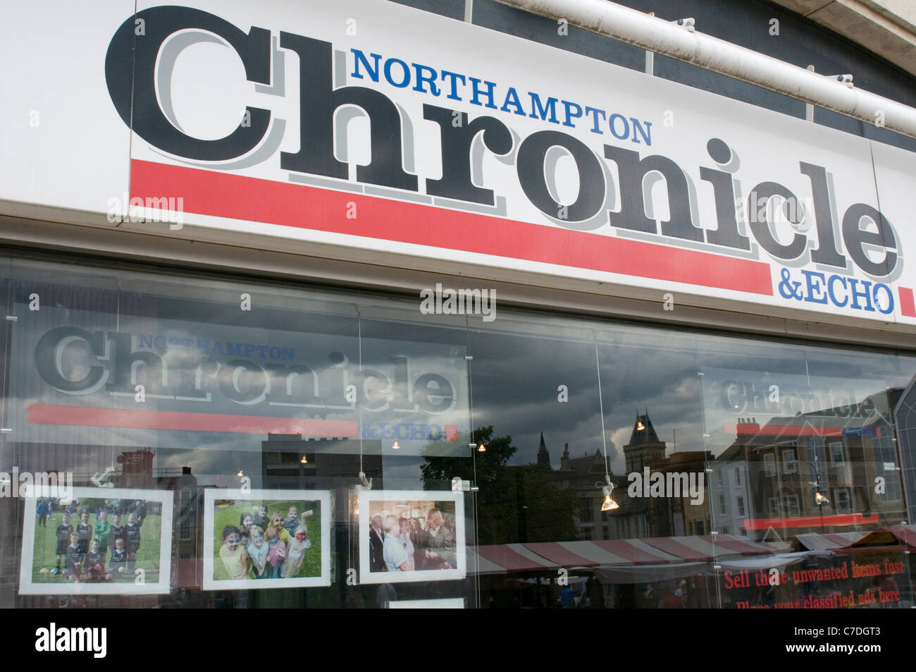 Northampton Chronicle lokale Zeitung Zeitungen regionalen uk Stockfoto