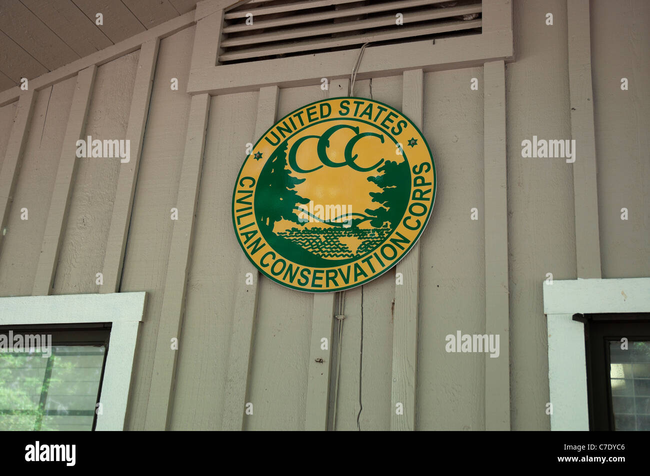 O'Leno State Park North Florida CCC Civilian Conservaton Corps Emblem auf Ranger-Station Stockfoto