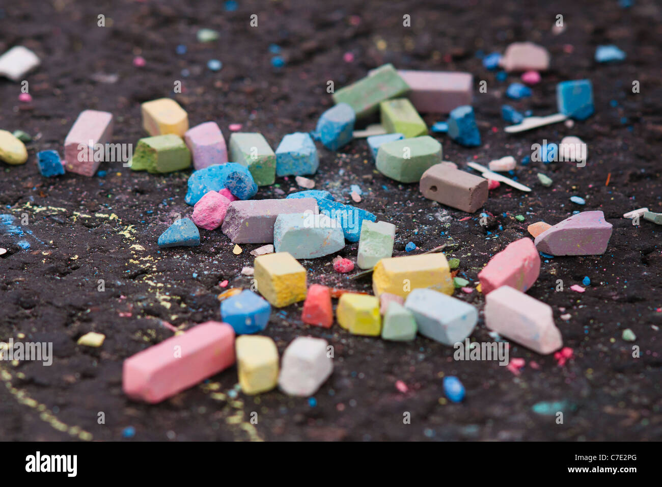 Farbe Stück Kreide auf dem Asphalt von Personen verwendet werden Stockfoto