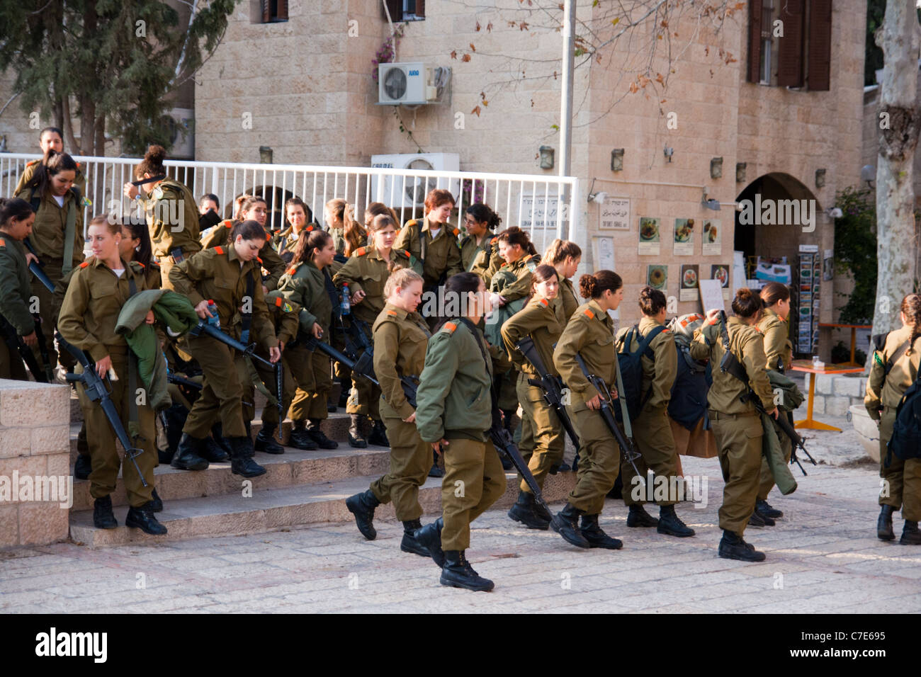 Weibliche israelische Soldaten in Jerusalem Stockfoto