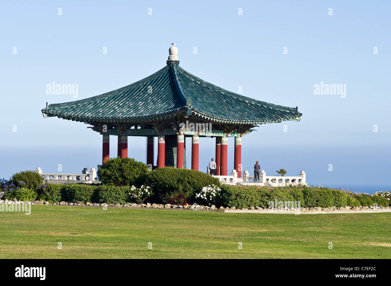 Das Korean Bell Of Friendship Ist Eine Massive Bronzeglocke Im Stadtteil San Pedro Los Angeles Kalifornien Stockfotografie Alamy