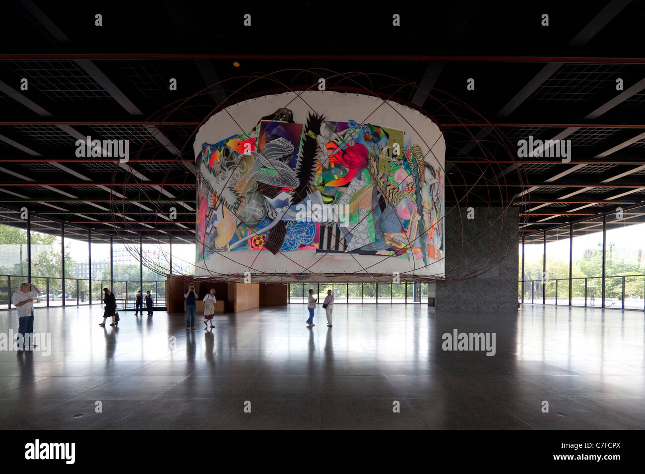 Stella und Calatravas Michael Kohlhaas Vorhang, neue Nationalgalerie, Neue Nationalgalerie, Kulturforum, Berlin, Deutschland Stockfoto