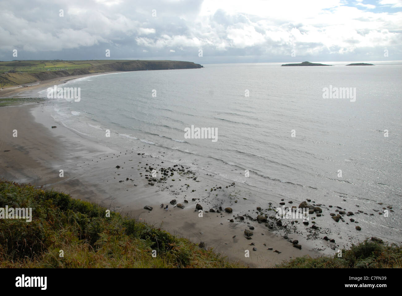 Blick auf Aberdaron Strand und Bucht auf dem Küstenpfad auf die Llyn Halbinsel, Nord Wales Stockfoto