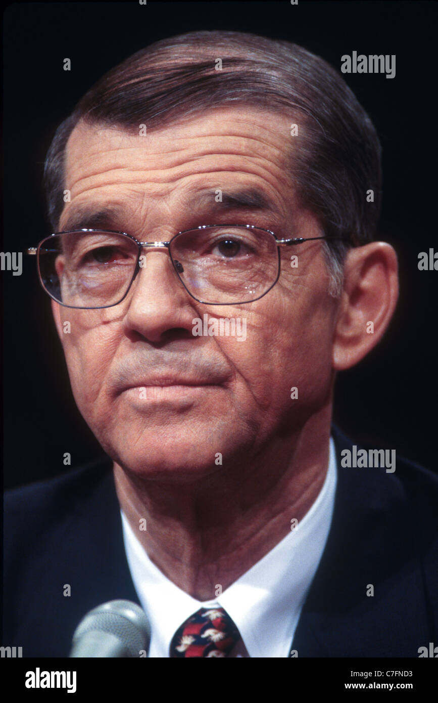 Donald Fowler, ehemaliger Vorsitzender der DNC, bezeugt in den Regierung Angelegenheiten Senatsausschuss Wahlkampffinanzierung in Washington, DC. Stockfoto