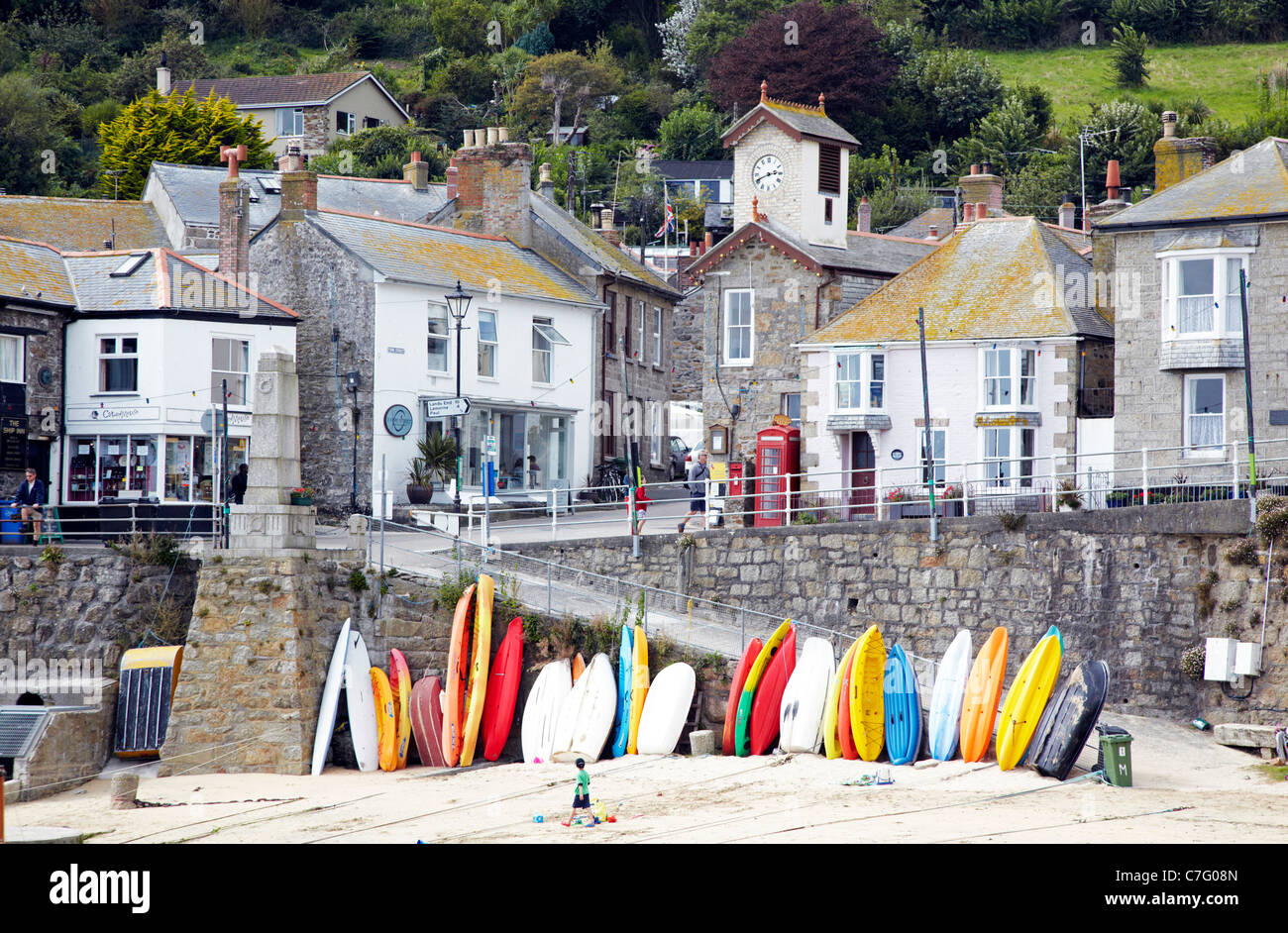 Der Hafen In Mousehole Cornwall UK Stockfoto