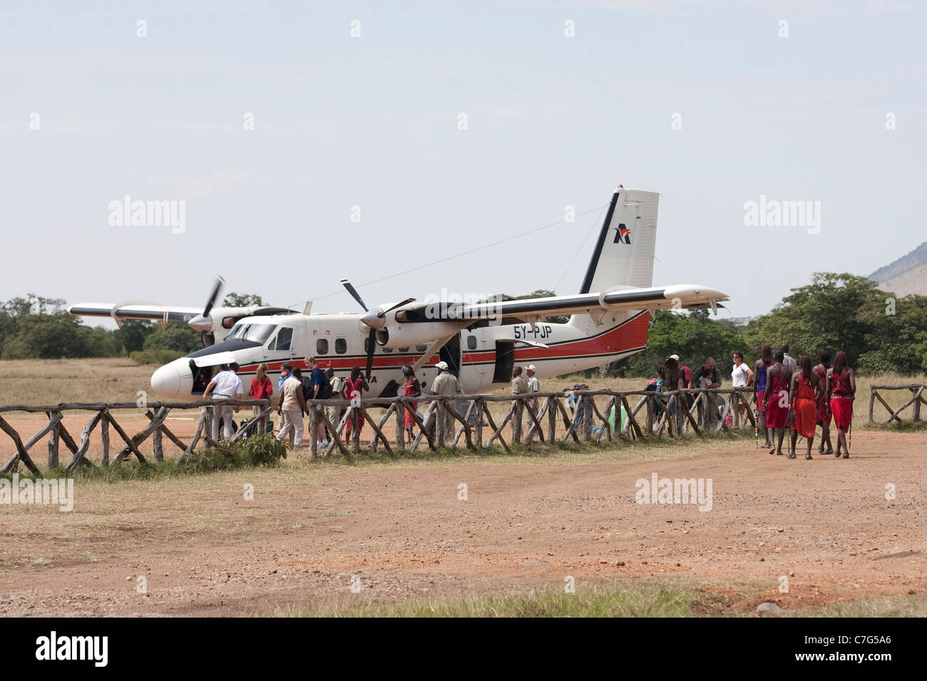 Flugzeug bereit für abheben von Masai Mara National Reserve, Kenia, Afrika fliegen. Foto: Jeff Gilbert Stockfoto