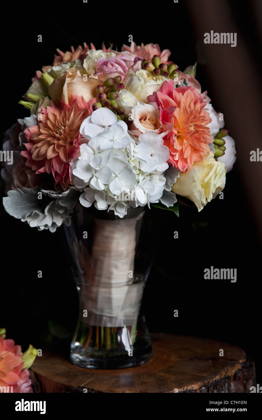 Blumen in einer vase Stockfoto