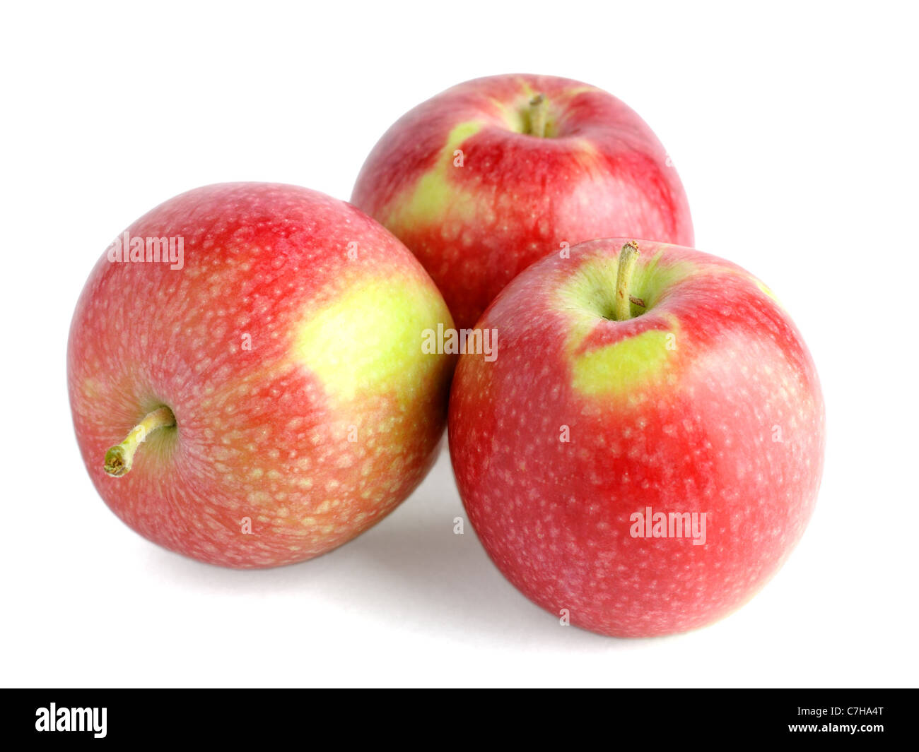 Haufen Äpfel isoliert auf weißem Hintergrund Stockfoto