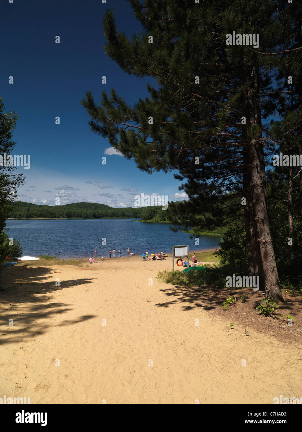 Pfeilspitze Strand Sommer Seenlandschaft am Arrowhead Provincial Park, Ontario, Kanada. Stockfoto