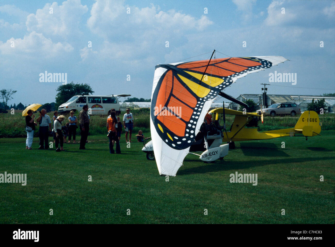 ULTRALEICHTFLUGZEUG NACH SCHMETTERLING MIGRATION AM BILDUNGSPROGRAMM Stockfoto