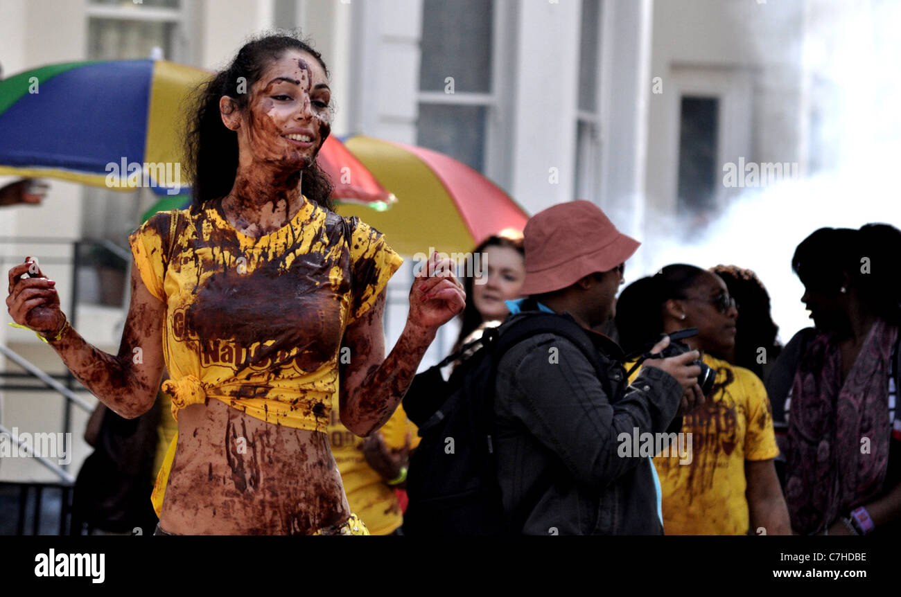 Fotojournalismus aus der Sonntag London 2011 Notting Hill Carnival, der weltweit zweitgrößte Straßenkarneval. Stockfoto